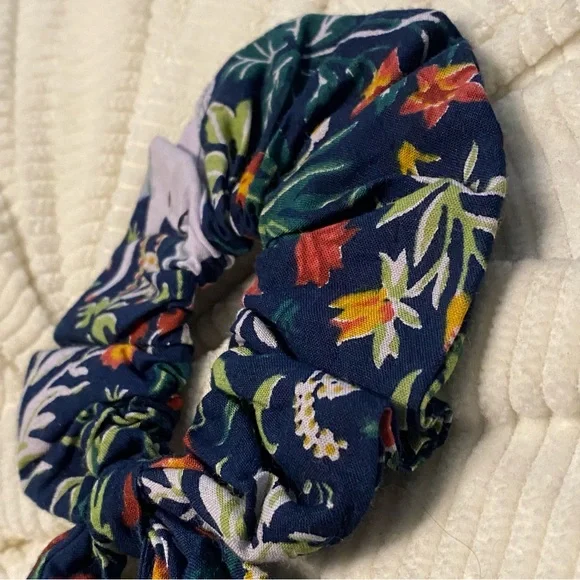 Printfresh Unicorn Garden Sleep Mask and Scrunchie Set - Picture 5 of 12